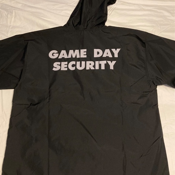 RAIDERS XL GAMEDAY SECURITY WATER RESISTANT WINDBREAKER HOODIE TEAM ISSUED NWT - Picture 5 of 16